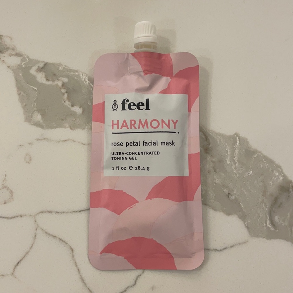 🌸5/$25🌸 Feel harmony rose petal facial mask